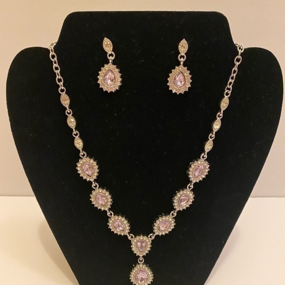 Lilac glass Austrian Crystal set - Picture 6 of 9